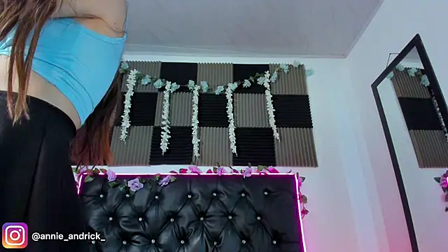  leda swan  online show from April 2026 11:13:01 AM