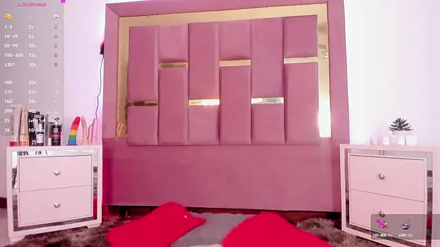 AikoSnow online show from October 2025 02:18:01 PM