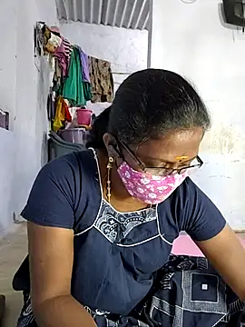 Snapshot of umashreetamil chatting on January 2026 04:22:02 PM umashreetamil online show from January 2026 04:22:02 PM