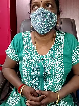 Snapshot of umashreetamil chatting on January 2026 04:11:01 PM umashreetamil online show from January 2026 04:11:01 PM