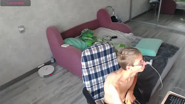 glasses cat online show from September 2025 02:49:02 PM