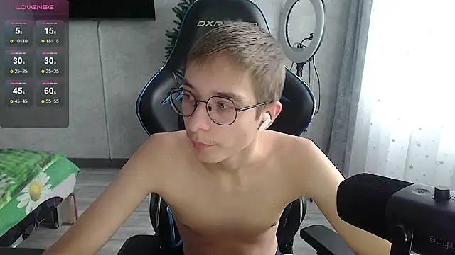 glasses cat online show from January 2026 09:26:02 AM