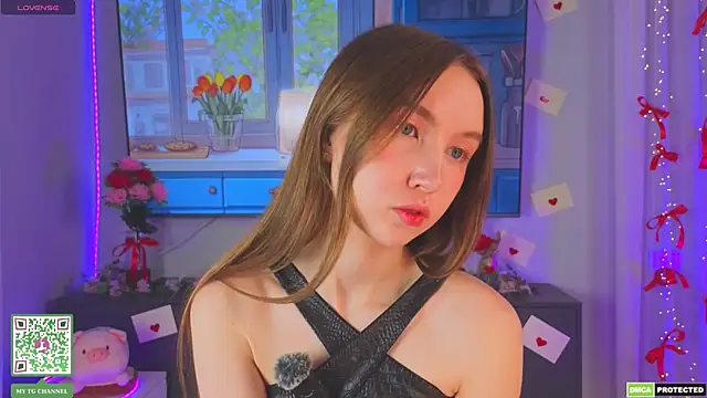 ElfredaTupy online show from April 2026 08:28:02 PM