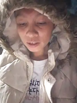 simi-lucy online show from November 2025 12:53:02 AM