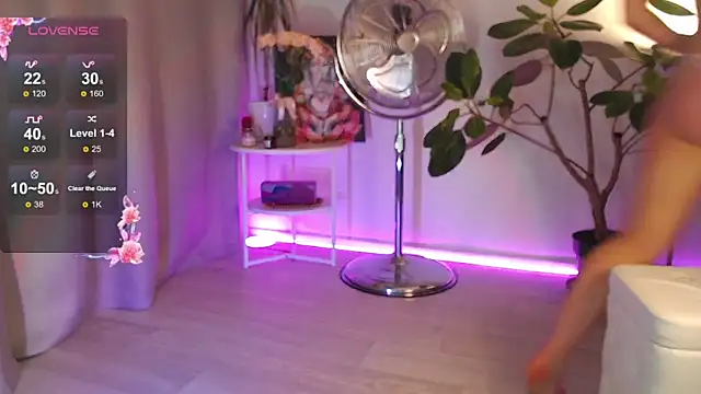 ChloeSummers online show from November 2025 12:38:02 PM