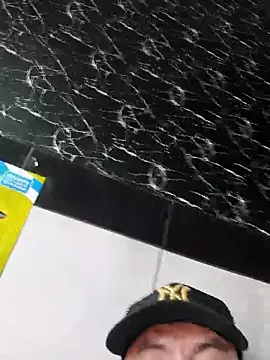 andrerj22 online show from October 2025 06:17:02 PM