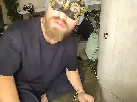 JuliCarl online show from October 2025 03:54:01 PM