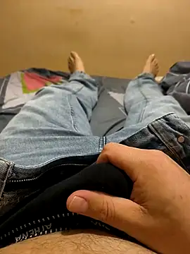 Normalludo0202 online show from November 2025 04:17:02 PM