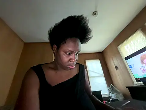 saltlightEmber online show from October 2025 12:37:02 PM