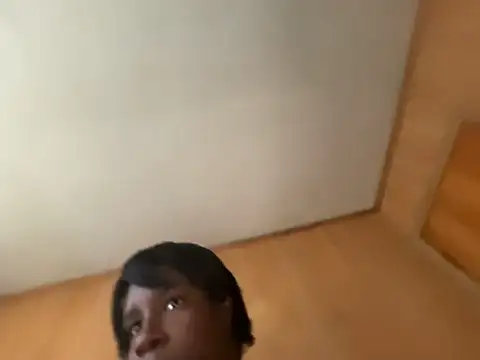 Snapshot of saltlightEmber chatting on January 2026 08:12:01 PM saltlightEmber online show from January 2026 08:12:01 PM