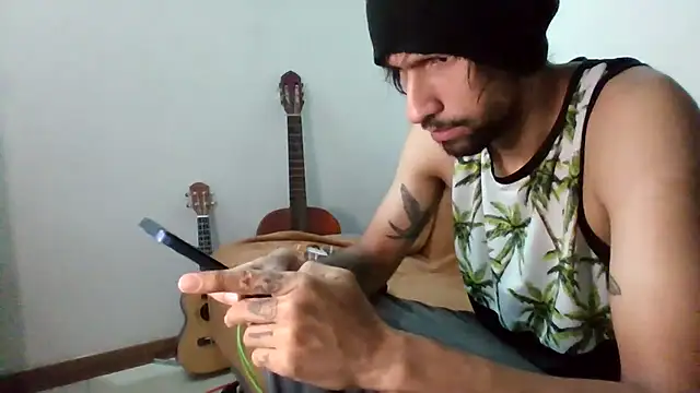 Snapshot of Alejandro92_cali chatting on June 2026 05:50:02 AM Alejandro92 cali online show from June 2026 05:50:02 AM