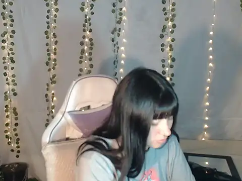 Zulema R1 online show from October 2025 06:19:01 AM