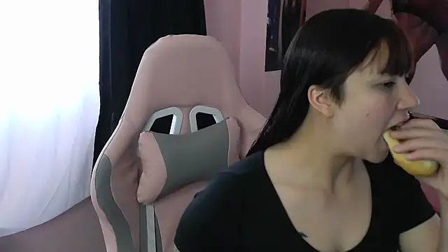 Zulema R1 online show from February 2026 01:06:01 PM