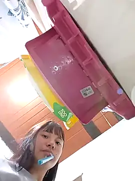 Zulema R1 online show from March 2026 10:44:01 PM