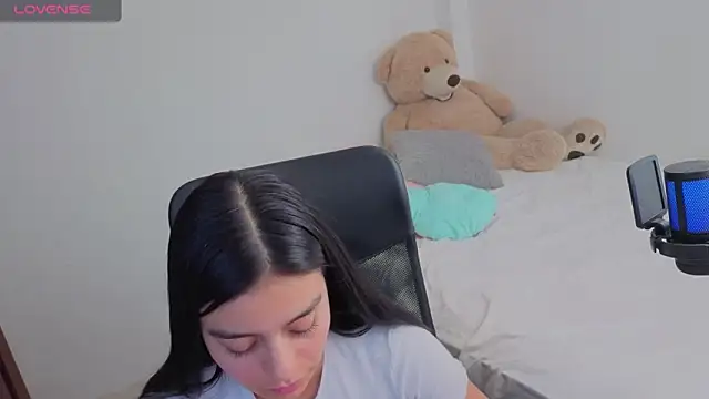 valerihouse online show from April 2026 02:02:01 AM