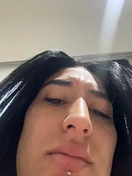 Snapshot of Scarlett_12 chatting on October 2025 11:18:02 AM Scarlett 12 online show from October 2025 11:18:02 AM