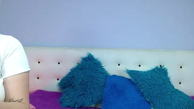 Snapshot of Kate_Gale chatting on September 2025 11:09:02 PM Kate Gale online show from September 2025 11:09:02 PM