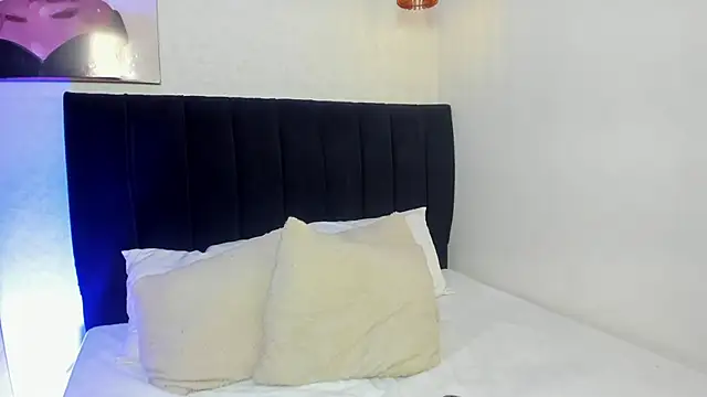 antonellariva  online show from October 2025 09:15:01 PM