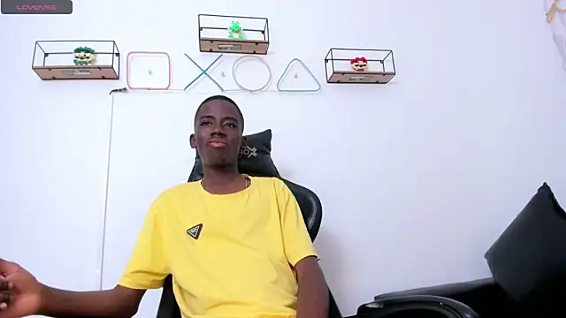 Snapshot of Alan_blacke chatting on December 2025 08:04:01 PM Alan blacke online show from December 2025 08:04:01 PM