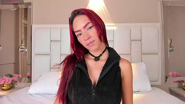 Snapshot of LunnaBlake chatting on February 2026 04:35:02 AM LunnaBlake online show from February 2026 04:35:02 AM