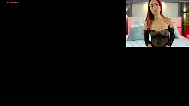 Snapshot of LunnaBlake chatting on March 2026 04:18:02 AM LunnaBlake online show from March 2026 04:18:02 AM