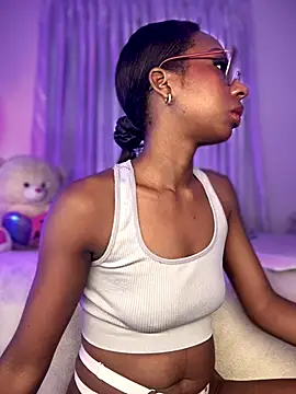 AmyRoss 1 online show from November 2025 01:00:02 PM