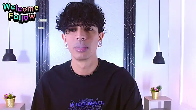 Snapshot of Franvill_Trato chatting on September 2025 07:17:01 PM Franvill Trato online show from September 2025 07:17:01 PM