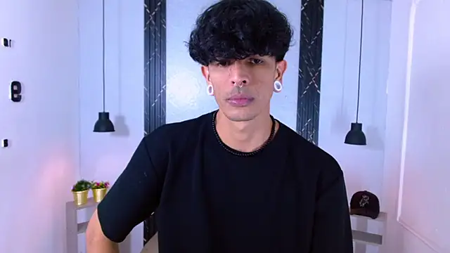 Snapshot of Franvill_Trato chatting on October 2025 07:21:01 PM Franvill Trato online show from October 2025 07:21:01 PM