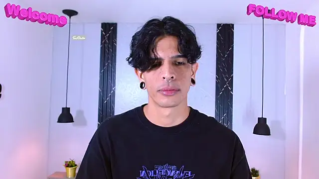 Snapshot of Franvill_Trato chatting on October 2025 05:32:02 PM Franvill Trato online show from October 2025 05:32:02 PM