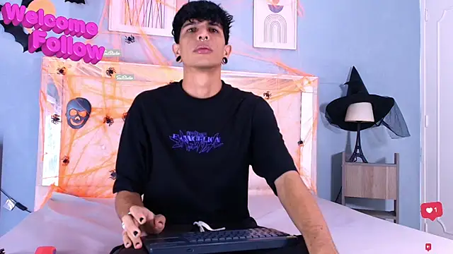 Snapshot of Franvill_Trato chatting on October 2025 05:13:02 PM Franvill Trato online show from October 2025 05:13:02 PM