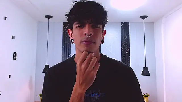 Snapshot of Franvill_Trato chatting on October 2025 07:05:02 PM Franvill Trato online show from October 2025 07:05:02 PM