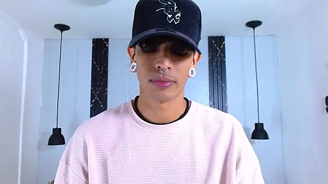 Snapshot of Franvill_Trato chatting on October 2025 07:15:02 PM Franvill Trato online show from October 2025 07:15:02 PM