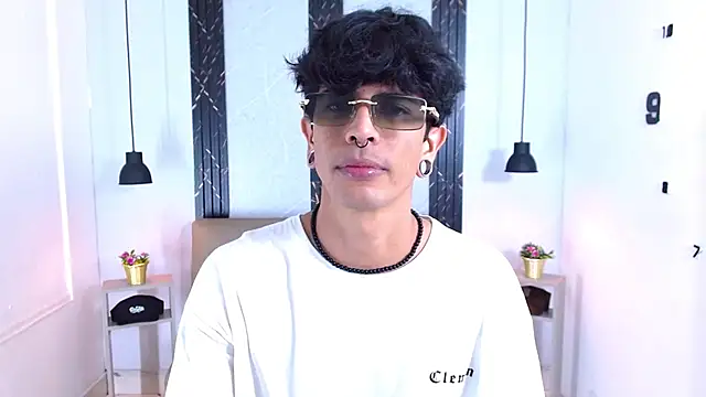 Snapshot of Franvill_Trato chatting on November 2025 07:34:02 PM Franvill Trato online show from November 2025 07:34:02 PM