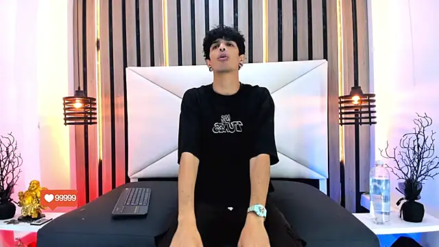 Snapshot of Franvill_Trato chatting on November 2025 07:38:01 PM Franvill Trato online show from November 2025 07:38:01 PM