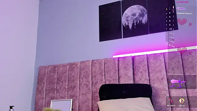 Niicolle Evanss online show from November 2025 08:08:01 PM