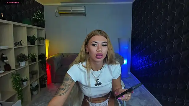 xPuka online show from September 2025 04:51:02 PM