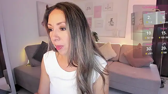 Laly dolce online show from October 2025 08:07:02 PM