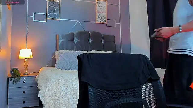 oliver mr  online show from November 2025 12:15:01 PM