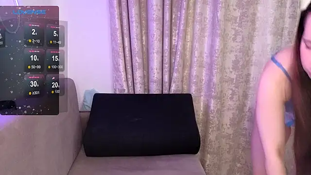 Snapshot of _Linett_ chatting on June 2026 01:53:02 PM Linett online show from June 2026 01:53:02 PM