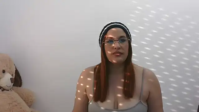 Snapshot of Cuquita83 chatting on December 2024 09:25:02 AM Cuquita83 online show from December 2024 09:25:02 AM