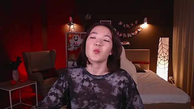 Snapshot of Halle_Berrry chatting on October 2025 02:05:01 PM Halle Berrry online show from October 2025 02:05:01 PM