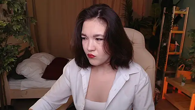 Snapshot of Halle_Berrry chatting on November 2025 02:06:01 PM Halle Berrry online show from November 2025 02:06:01 PM