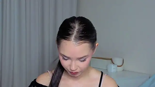 slyshypie online show from September 2025 01:14:02 PM