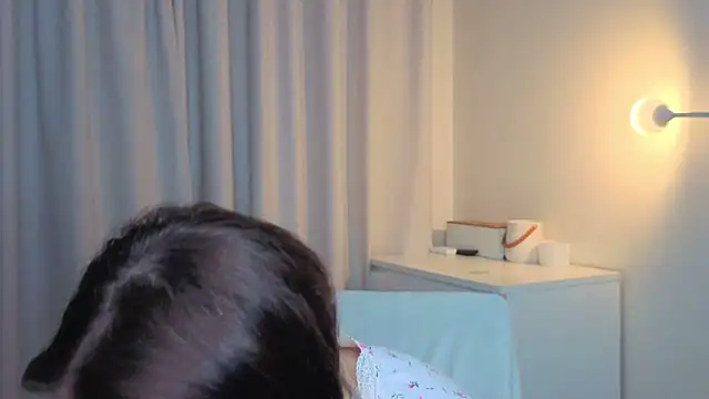 slyshypie online show from December 2025 01:07:01 PM