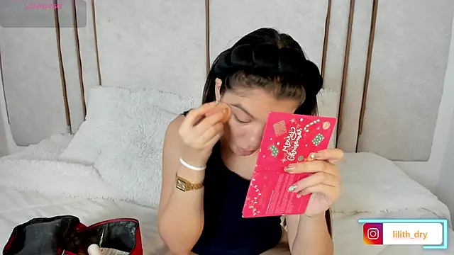 Lilith dry online show from September 2025 02:32:01 PM