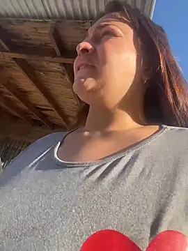 Snapshot of sarahreyess_11 chatting on March 2026 11:35:01 AM sarahreyess 11 online show from March 2026 11:35:01 AM