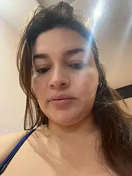 Snapshot of sarahreyess_11 chatting on March 2026 11:05:02 AM sarahreyess 11 online show from March 2026 11:05:02 AM