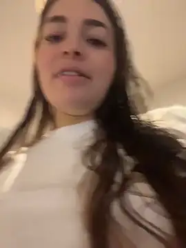 Snapshot of sarahreyess_11 chatting on April 2026 10:26:01 AM sarahreyess 11 online show from April 2026 10:26:01 AM