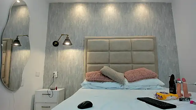 MiaaCollinss  online show from September 2025 01:44:02 AM