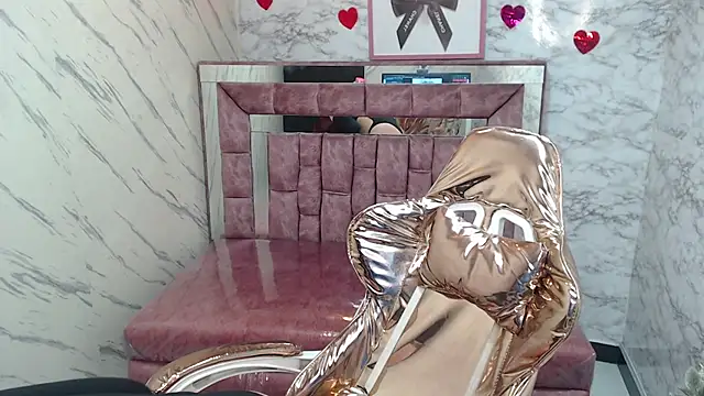 Snapshot of Red_Bunny_v chatting on September 2025 01:10:01 PM Red Bunny v online show from September 2025 01:10:01 PM